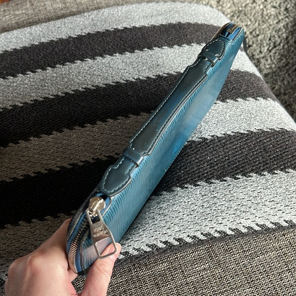 Louis Vuitton blue epi Infini organizer - Picture 5 of 14